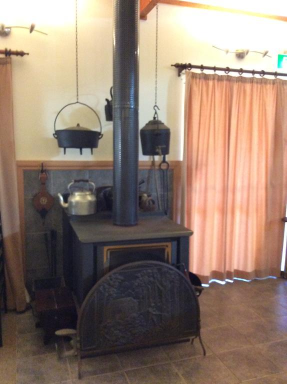 Enderslie House Bed & Breakfast Muchea Esterno foto