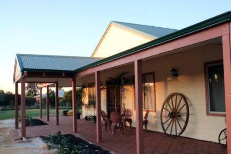 Enderslie House Bed & Breakfast Muchea Esterno foto